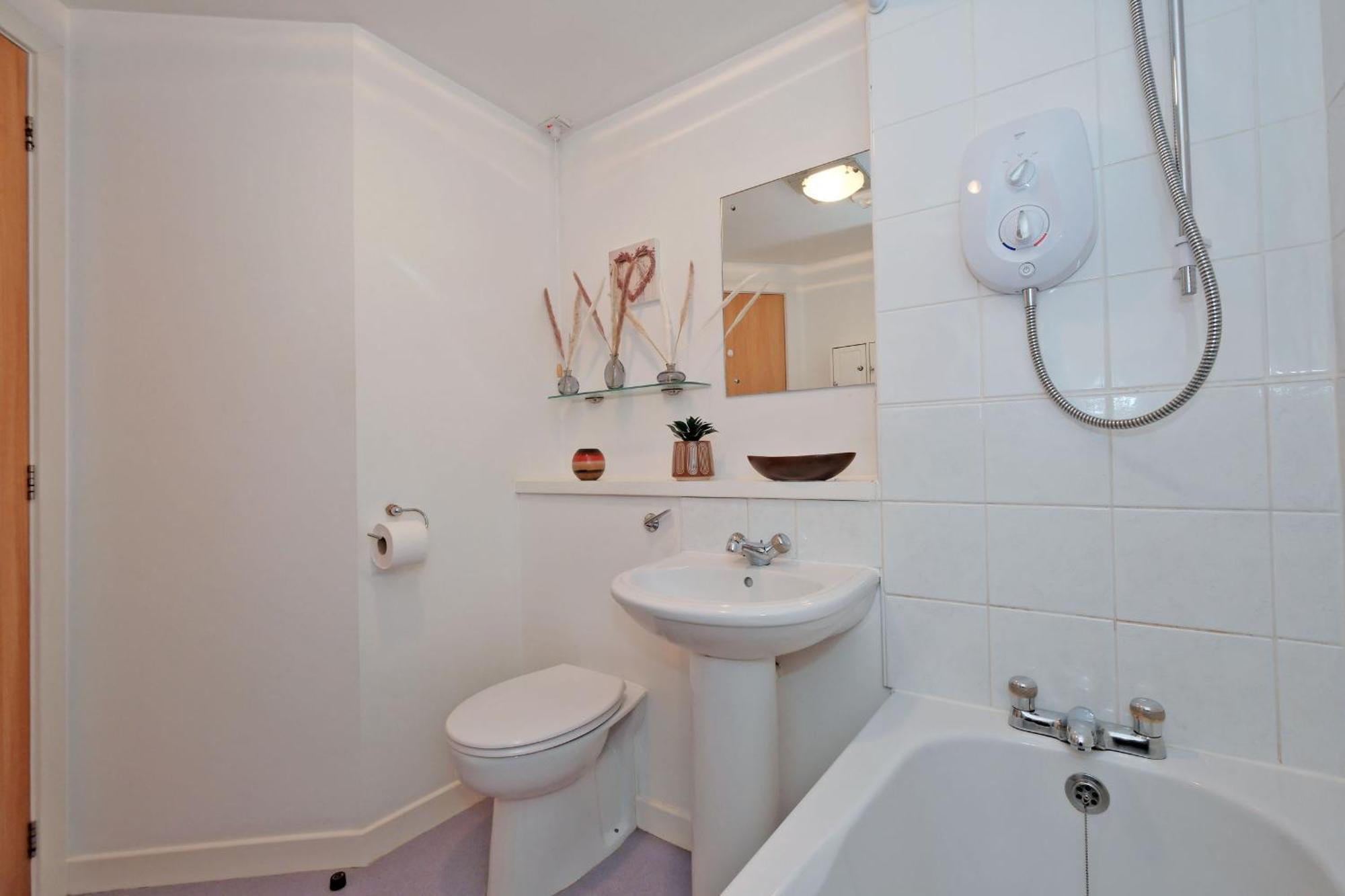 Riverview-2br-sleeps4-citycentre-parking-fastwifi Aberdeen